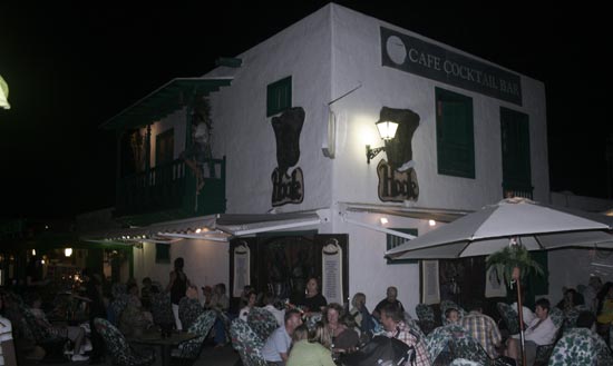 Pueblo marinero, la noche, marcha en Costa Teguise, Lanzarote