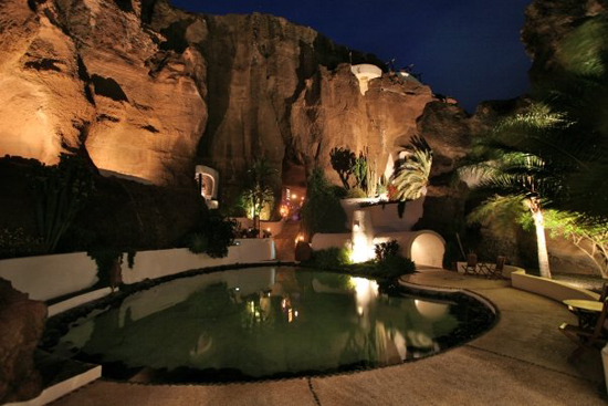 Cueva Lagomar, pub de noche de Nazaret, Lanzarote
