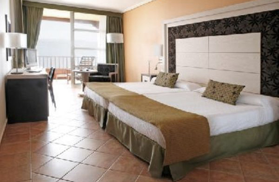 Habitación standar del hotel Rubicón Palace de Playa Blanca, Lanzarote
