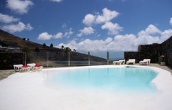 Lago-piscina de Finca La Crucita, escapadas en Lanzarote, Haría