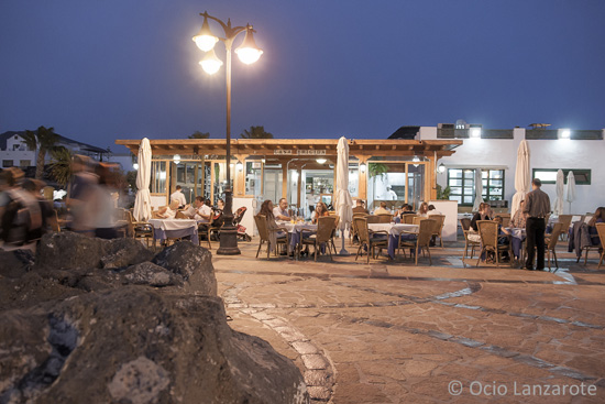 Panorámica exterior del restaurante Casa Brígida, puerto deportivo Marina Rubicón, Playa Blanca, Lanzarote