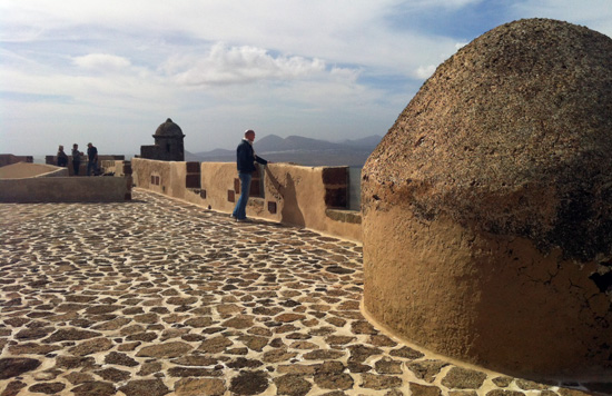 ¿Qué museos ver en Lanzarote? Horarios y precios del Museo de la Piratería de Teguise. Castillo Santa Bárbara y vistas desde Montaña Guapapay, Teguise, Lanzarote