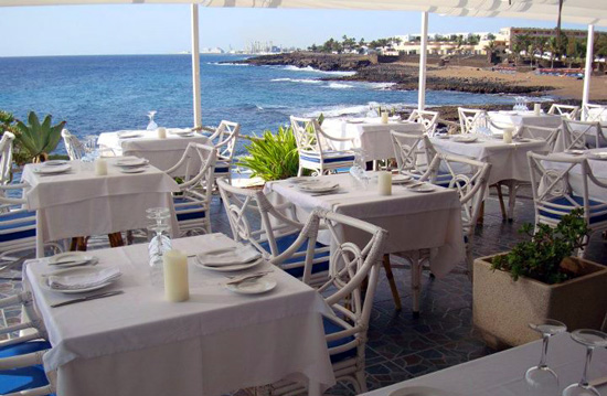 Terraza del restaurante Villa Toledo de Costa Teguise, Lanzarote