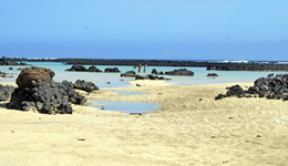 Playa Los Caletones de aguas tranquilas ideal con niños