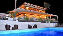 Donde comer en Costa Teguise, en Restaurante y terraza Villa Toledo