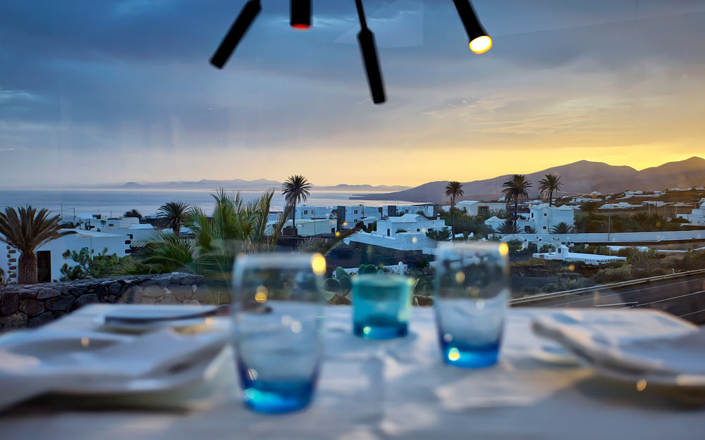 Vista de Fuerteventura desde el Restaurante La Tegala de Germán Blanco, Mácher, Lanzarote