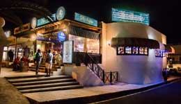 Dickens Cocktail Bar, pub irlandés en Costa Teguise, Lanzarote