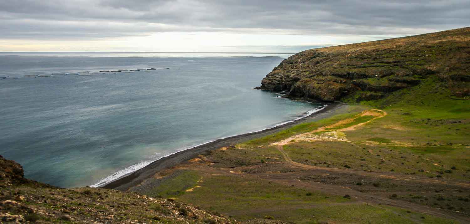 Lanzarote se cuela entre las 7 playas de arena negra más espectaculares del Mundo según Skycanner