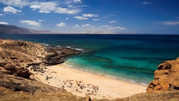 playa de la cocina montaña amarilla la graciosa