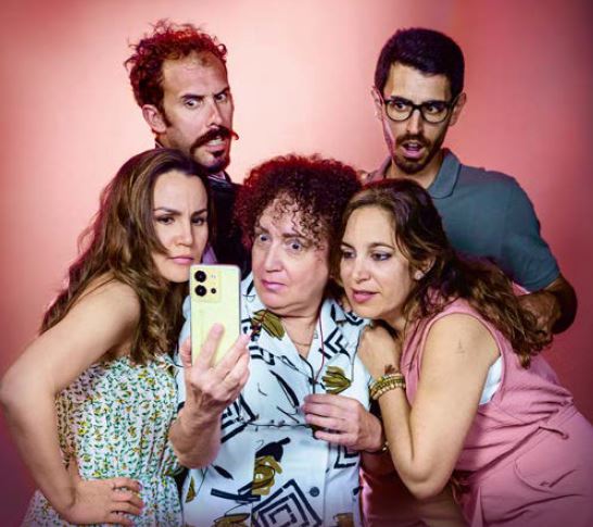 Obra de teatro Tinder por la XVI Semana Cultural de Teatro