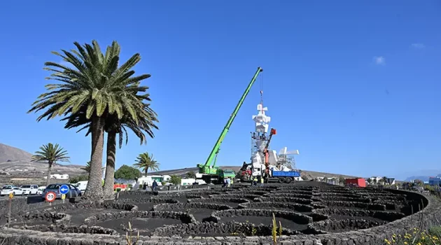 El Monumento al Campesino o Escultura de la Fecundidad vuelve a su sitio una vez restaurada