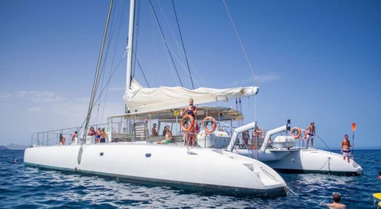 Excursión a Papagayo en Catamarán