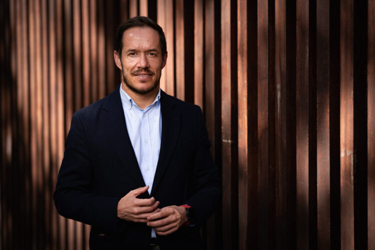 Anuncio de ayudas MOVES III 2025 del Gobierno de Canarias