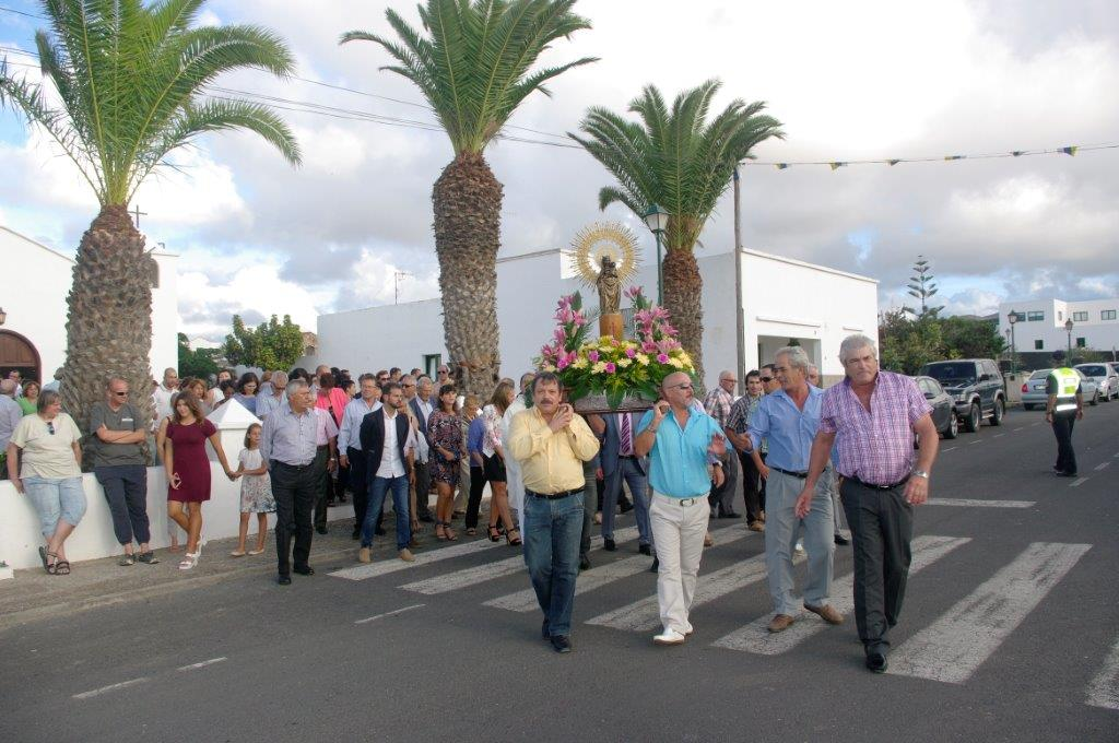 Procession of Our Lady of the Pillar in El Cuchillo (Tinajo) during the festivities