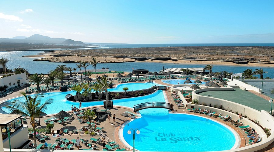 Aerial view of Club La Santa and its lagoon in La Santa, Tinajo, venue of the Night Run 2025.