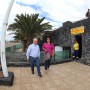 El alcalde de Tías, Pancho Hernández, y la concejal de Playas, Yolanda García, visitan las obras