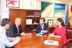 El alcalde de Tías con el director general de Costas y la Delegada del Gobierno, en la sede del Ministerio en Madrid