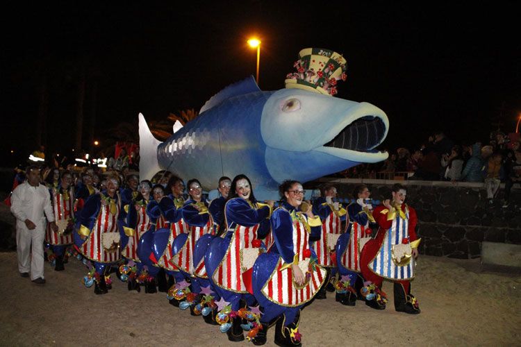 Arrecife despide el Carnaval Encantado con el Entierro de la Sardina