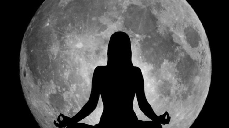 Meditación gratuita bajo la luna llena en Papagayo